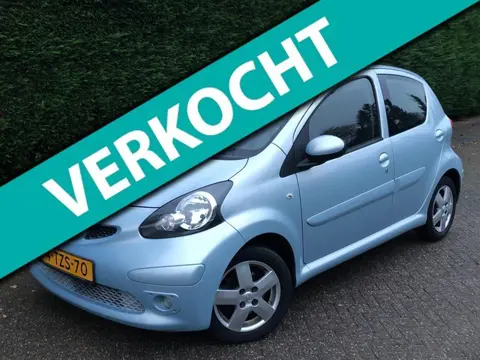 Toyota Aygo 1.0-12V ELEKTRISCH PAKKET/AIRCO/LM VELGEN/ APK 31-05-21/RIJDT NIEUW/