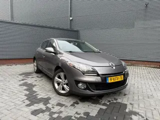 RENAULT MEGANE 1.2 TCe Collection - Lees tekst