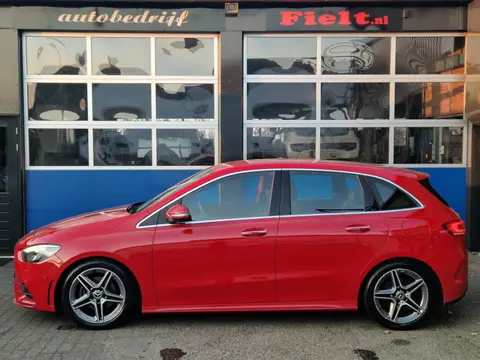 Mercedes-Benz B-KLASSE 200 AMG / Widescreen / Elektrische achterklep / Stoelverwarming / Cruise cont