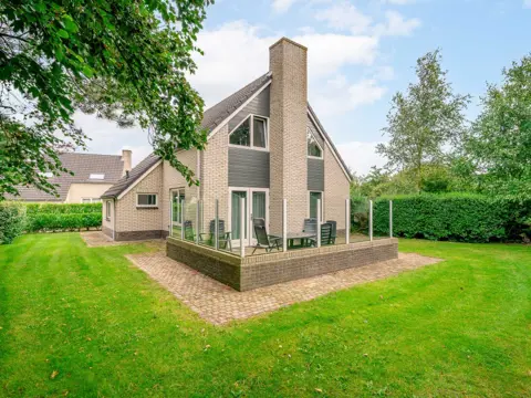 Modern ruim vakantiehuis met sauna en zonnig terras in De Koog