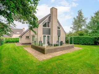 Modern ruim vakantiehuis met sauna en zonnig terras in De Koog