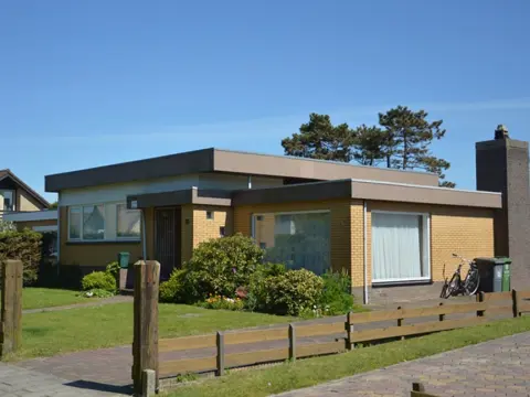 Bungalow met zonnige tuin aan de rand van het bos