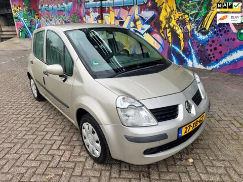 Renault Modus 1.4-16V Air. Voorzien van airco apk 18-9-2026 met 215dkm nap leuke goed rijdende deale