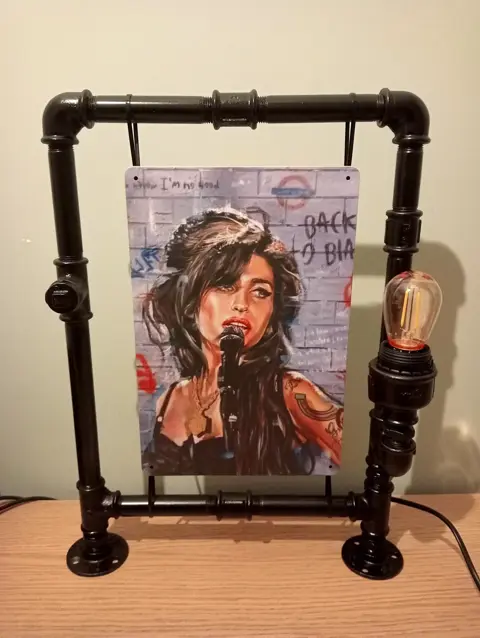 industriële handgemaakte steampunk lamp Amy Winehouse