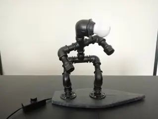 Industriële handgemaakte steampunk lamp motief surfer