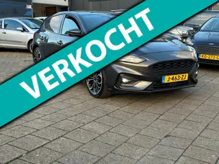 Ford Focus 1.0 EcoBoost Titanium Business |AUTOMAAT | zelf in parkeren| nette auto | voll | lage kms