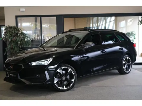 CUPRA Leon Sportstourer 1.4 e-Hybrid 204PK Pano Navi Cam ACC Elek Achterklep