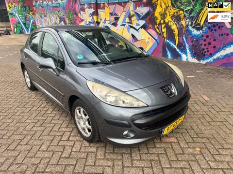 Peugeot 207 1.4 VTi Cool 'n Blue airco sport velgen stereo 5 deuren nette auto