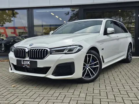 BMW 5 Serie Touring 530e High Executive + M-SPORT + LASER + PANO DAK + HARMAN KARDON + KEYLESS