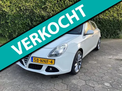 Alfa Romeo Giulietta 1.4 T Distinctive Xenon,Cc,Pdc,...