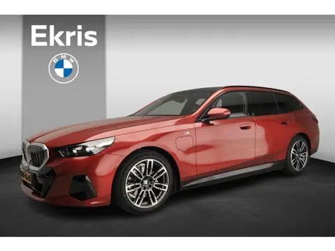 BMW 5 Serie Touring 530e M-Sportpakket | LED | Navigatie | Trekhaak | Schuifdak | Active cruise | DA