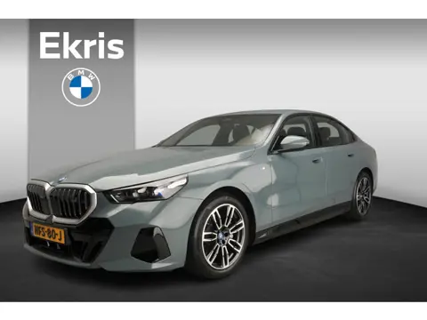 BMW i5 Sedan eDrive40 | M-Sportpakket | LED | Navigatie | Trekhaak | Active cruise | Sportstoelen | 