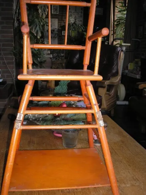 Poppenstoel + poppenschommel