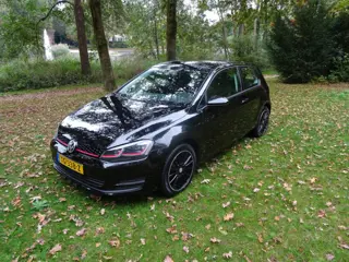 Volkswagen Golf 1.2 TSI R-Line pano black