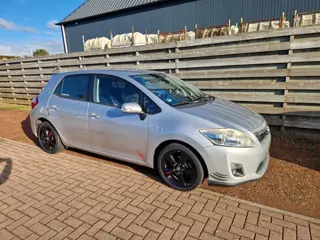 Toyota Auris 1.8 Full Hybrid Dynamic
