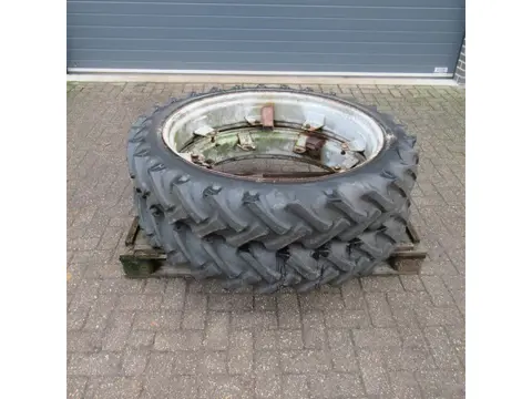 Cultuur wielen 9.5 R42