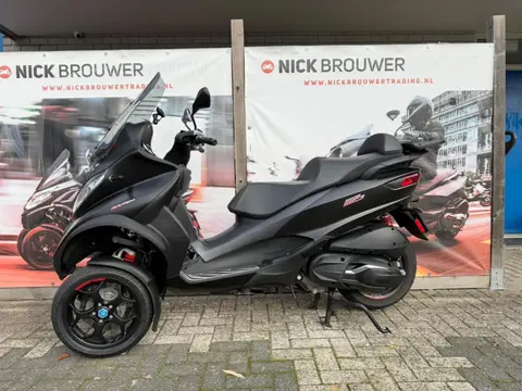 Piaggio MP3 500 Sport Advanced 2022 | 8.100 km | Nieuwstaat | Quadlock + Drager | Afleverbeurt + 12 