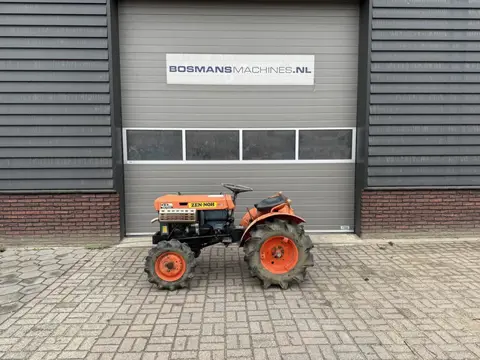 Kubota B7000 4WD minitractor