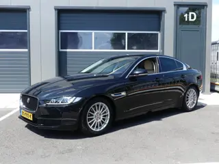 Jaguar XE / XF 2.0 D Portfolio AUTOMAAT Leer Navi LMV PDC Camera Trekhaak NAP!