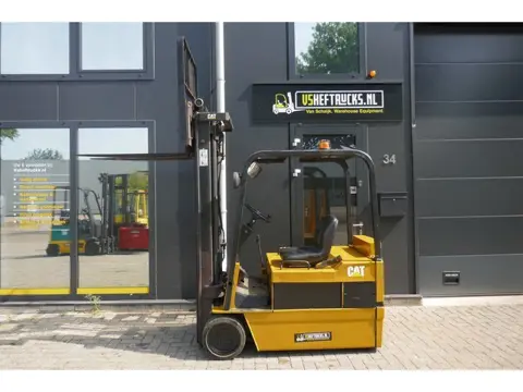 VS-20860 Elektrische Triplex heftruck Caterpillar F40C Freelift