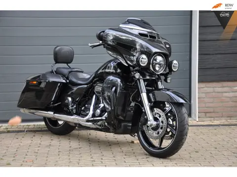 Harley Davidson 114 FLHXSE Street Glide CVO 5HD