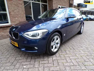 BMW 1-serie 116i Upgrade Edition Automaat / Leder / Navi