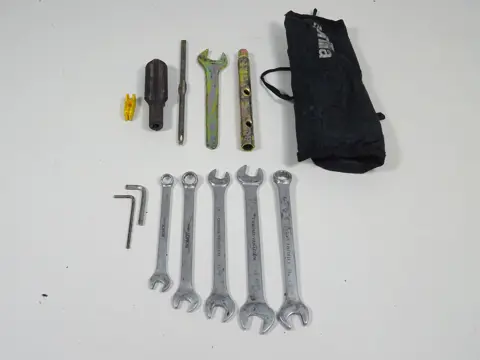 GEREEDSCHAPSET Aprilia Tuono 1000 2006 - 2008