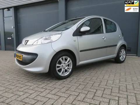 Peugeot 107 1.0-12V XS 5 deurs airco