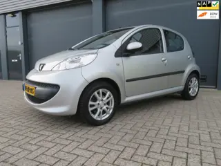 Peugeot 107 1.0-12V XS 5 deurs airco