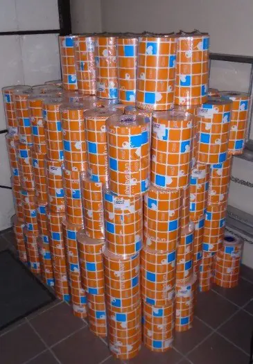 AANBIEDING 3 ROLLEN 900 meter INPAKPAPIER 25 CM BREED