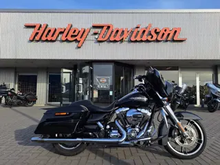 Harley-Davidson FLHX Street Glide (bj 2015)