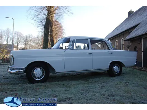 Mercedes-Benz 220Seb