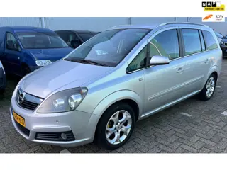 Opel Zafira BENZINE Cosmo AUTOMAAT
