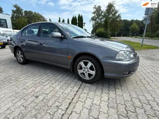 Toyota Avensis 1.8-16V Linea Luna airco