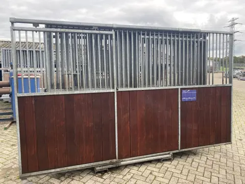 voorwanden paardenboxen 3,80 meter lang 2 stuks