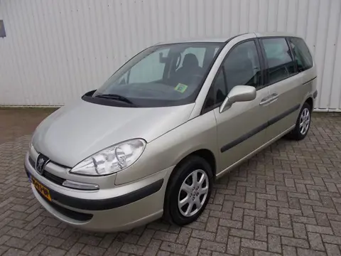 Peugeot 807 2.2 ST Premium 5 Pers. ( APK KEURING BIJ AFLEVERING! )