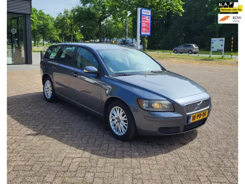 Volvo V50 2.4 Elite ,Navi,Airco,Trekhaak,NAP,APK 04/27!