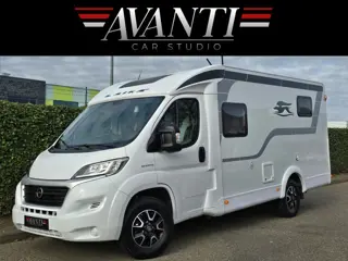 LAIKA KOSMO V 9  140 PK  SOLAR LENGTEBEDDEN TV + LTE ANTENNE + ROUTER 1E EIGENAAR TREKHAAK LUCHTVERI