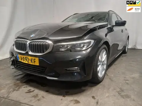 BMW 3-serie Touring 330i High Executive Edition - WOK - Front Schade