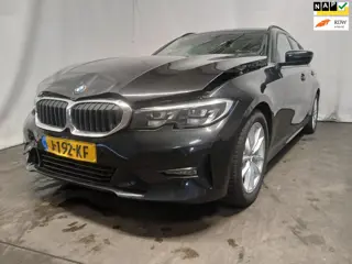 BMW 3-serie Touring 330i High Executive Edition - WOK - Front Schade