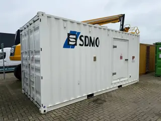 SDMO MTU 12V 2000 Leroy Somer 910 kVA Silent generatorset in 20 ft container 393 hours !