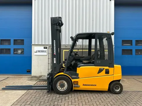 VS-22429 Elektrische heftruck Jungheinrich EFG540 Vorkenspreider