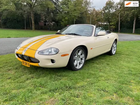 Jaguar XK8 4.0 V8 Convertible, unieke kleurstelling, izgst!