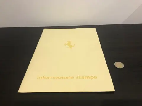 Brochures/catalogi - Italian Ferrari press brochure 1984