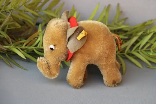 Steiff - Vintage - EAN 6310.0 - Olifantje bruin mohair -