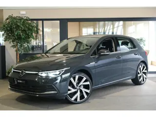 Volkswagen Golf 8 1.5 eTSI Style DSG Navi Virtual Led ACC