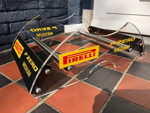 Pirelli - Formule 1 - Pirelli F1 tire display