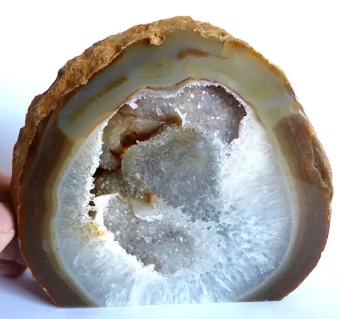Kostbare Braziliaanse agaat geode - 14 x 12 cm - 710 g