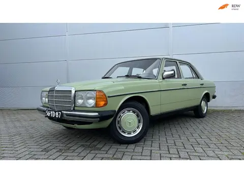 Mercedes-Benz 200 OLDTIMER / YOUNGTIMER 1977 97.000KM!! HANDGESCHAKELD/UNIEKE AUTO/HISTORIE AANWEZIG