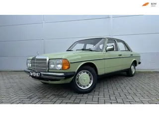 Mercedes-Benz 200 OLDTIMER / YOUNGTIMER 1977 97.000KM!! HANDGESCHAKELD/UNIEKE AUTO/HISTORIE AANWEZIG